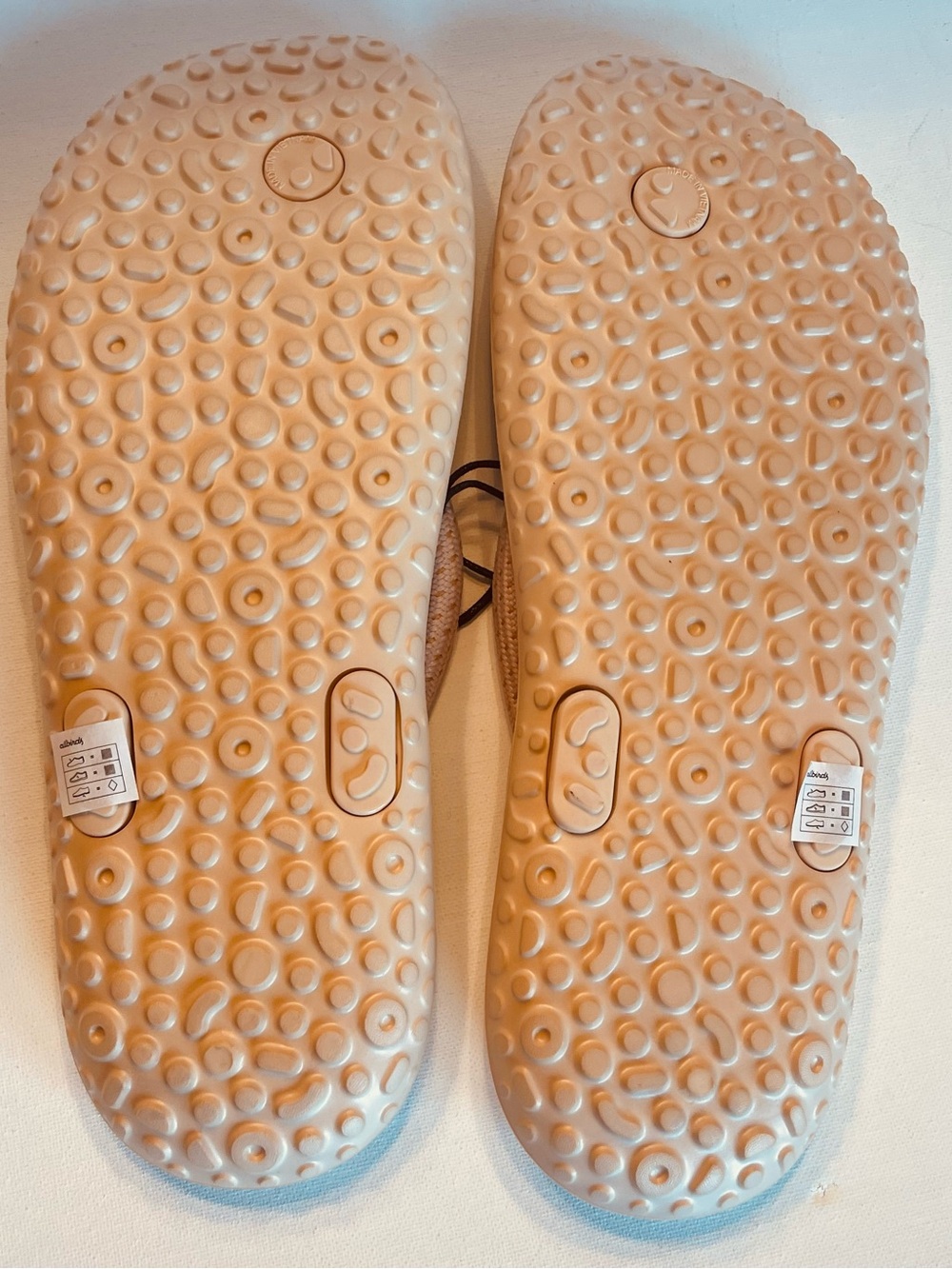 NWT ALLBIRDS SUGAR ZEFFERS 2 FLIP FLOPS UNISEX MENS 11 LUX BEIGE WOMENS 13 - Picture 7 of 9
